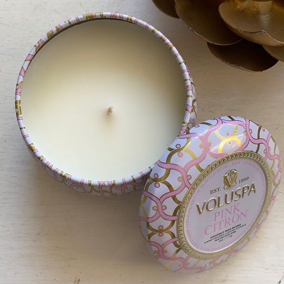 ❤️… Anthropologie Voluspa Candle - Picture 1 of 2